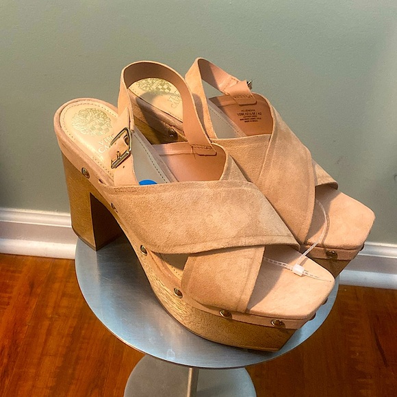 NWOT VINCE CAMUTO JENEVYA SANDAL - Picture 1 of 16